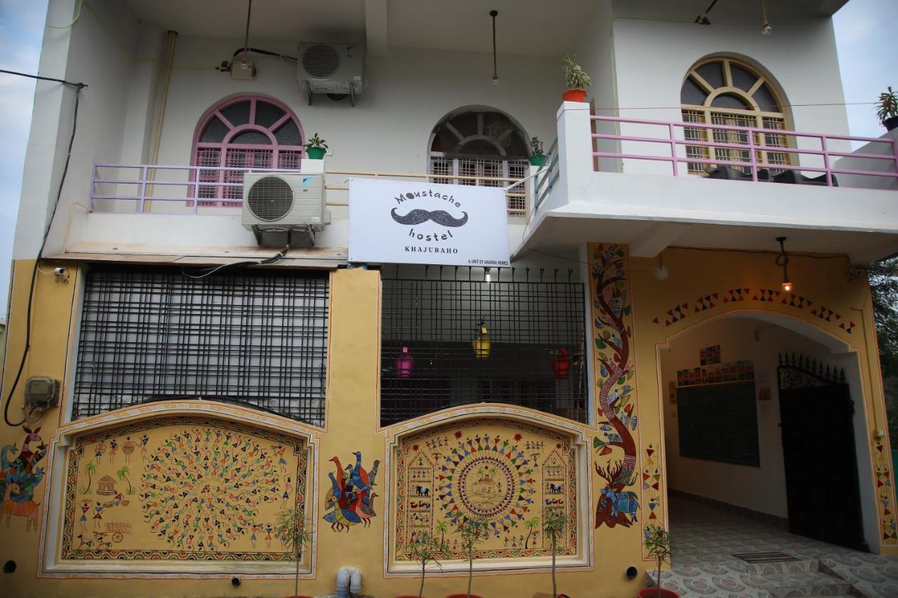 A Pousada Moustache Khajurāho Exterior foto